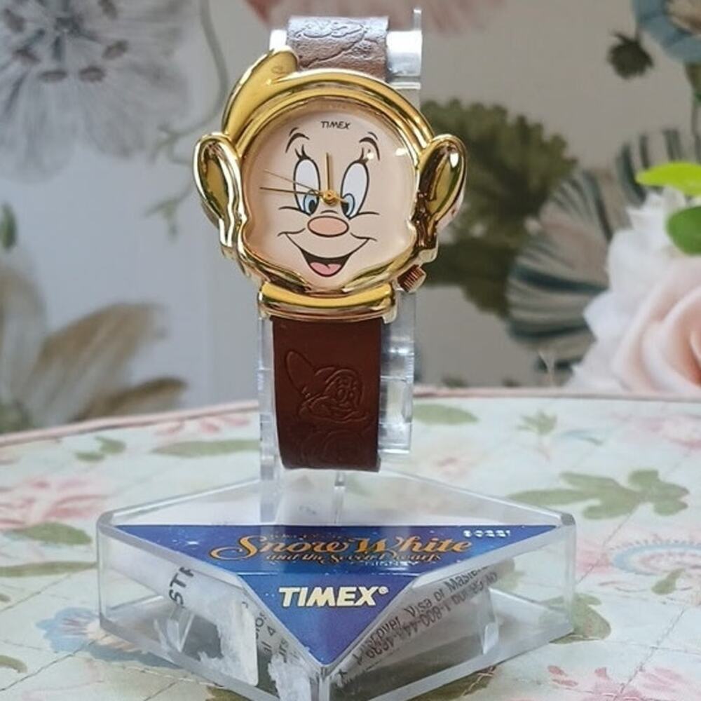 Vintage Timex Disney Dopey Watch with Embossed Leather Strap -Original Packaging